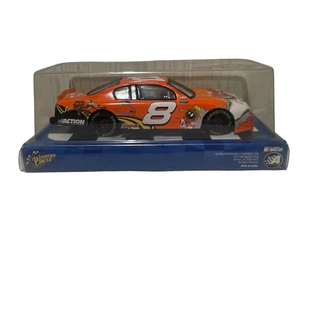 NASCAR Dale Earnhardt Jr #8 Looney Tunes Rematch 2002 Monte Carlo 1:24 Car Model